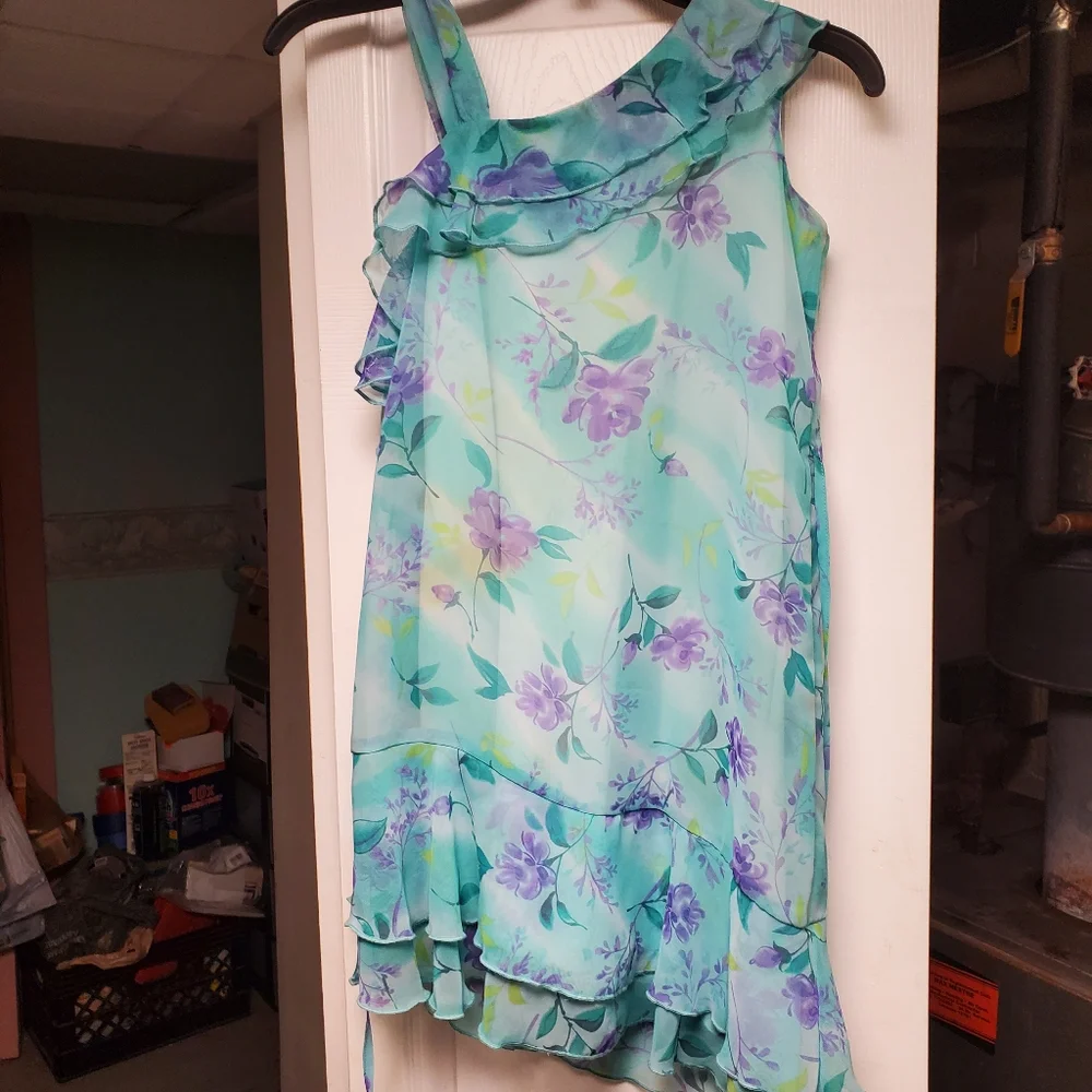 Dress - Picture 1 of 2